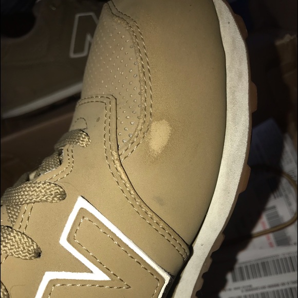 New Balance 574 Nude Sneakers Size 6 - Picture 3 of 6